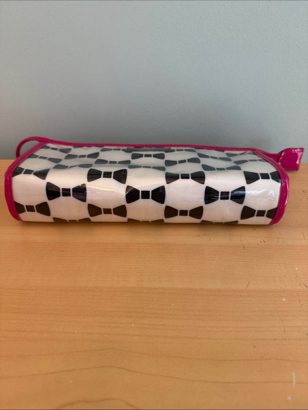 kate spade Bow Tie Cosmetic Pouch with Pink Trim - Picture 6 of 6